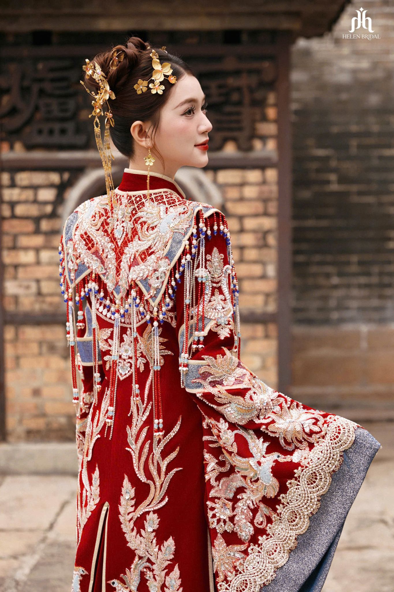Trang phục của concept chụp ảnh cưới hỷ phục